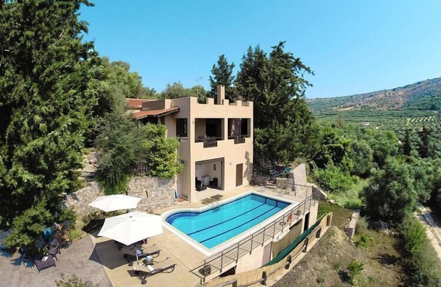 Holiday home with pool