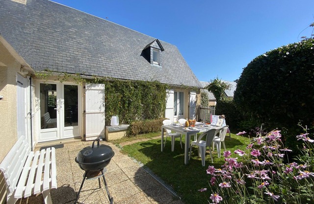Holiday Home in Carteret near Dunes & Beach