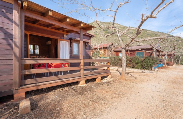 Holiday Home 'Cabaña Madera B' with Mountain View, Wi-Fi and Air Conditioning