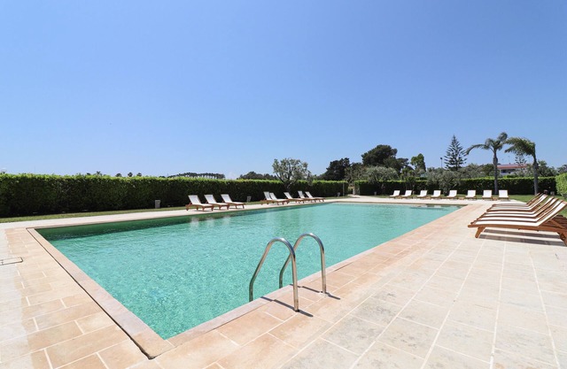 Holiday Home Casa Primus Torre Santo Stefano close to the Sea with Shared Pool