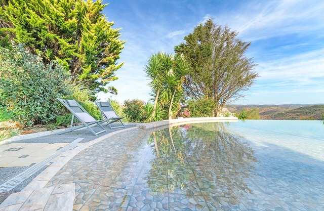 Holiday Home 'Casa Peixe - Selão Da Eira' with Sea View, Shared Pool and Wi-Fi