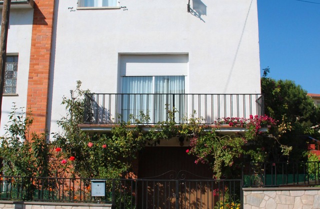Holiday Home 'Cal Castro' with Private Terrace, Private Garden and Wi-Fi