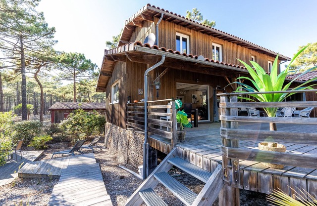 Holiday Home 'House 500m from the Ocean Carcans' with Garden & Wi-Fi