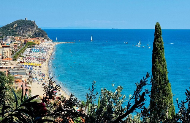 Holiday Home 'Il Carrubo' with Sea View, Wi-Fi and Air Conditioning