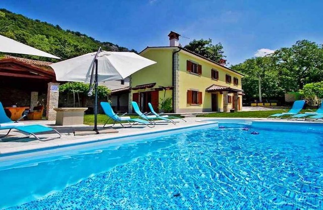 Holiday home in Lupoglav/Istrien 27295