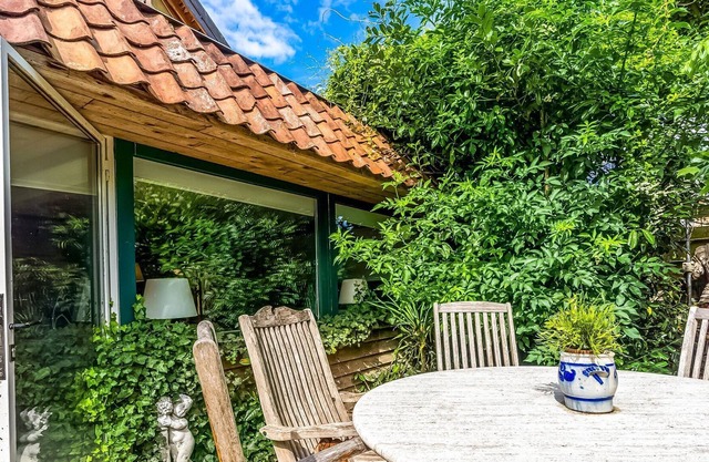 Holiday Home in Maasmechelen with Terrace, Garden, Parking