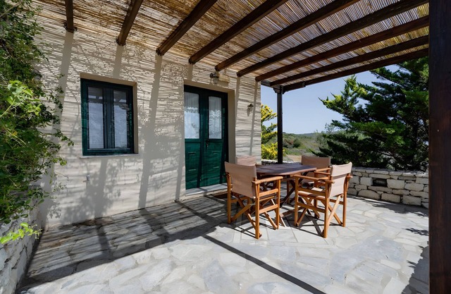 Holiday Home 'Kythiris Studios - Bungalow 1' with Sea View, Wi-Fi and Air Conditioning
