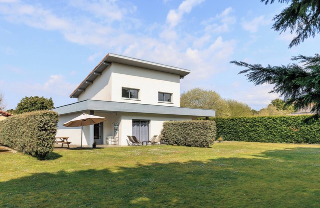 Holiday Home 'La Dune - 6 Voyageurs - Messanges' with Private Pool, Private Garden and Wi-Fi