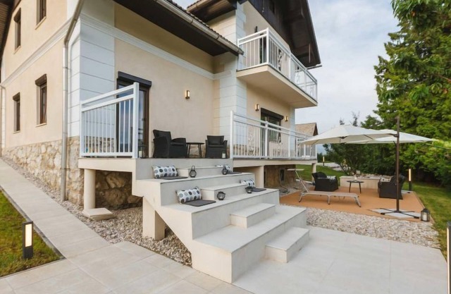 Holiday Home M&J by Interhome