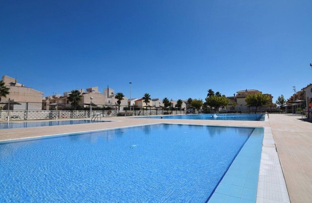 Holiday Home 'Preciosa Vivienda Unifamiliar' with Mountain View, Shared Pool and Wi-Fi