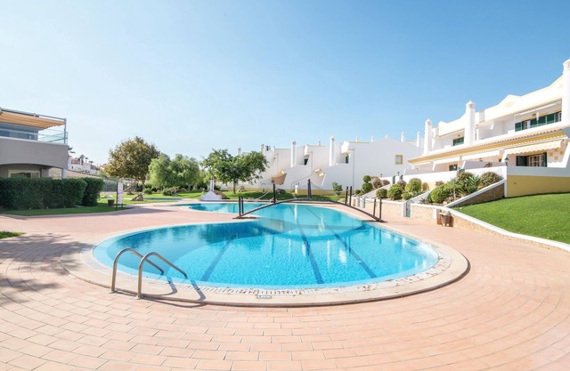 Holiday Home 'Vila Rafaella' with Shared Pool, Wi-Fi and Air Conditioning