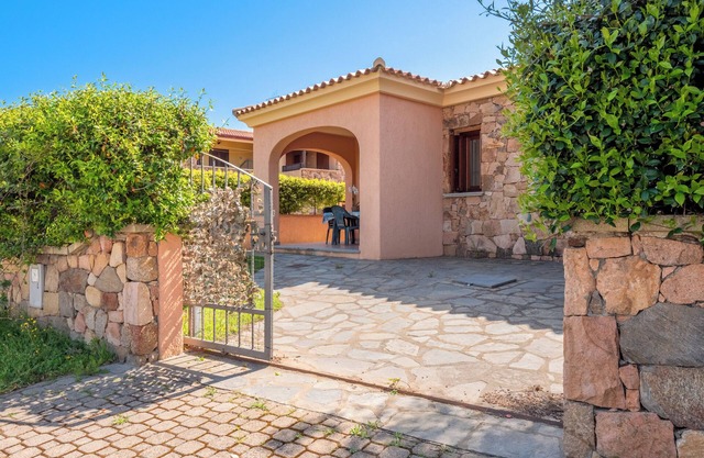 Holiday Home 'Villetta Bifamiliare' with Wi-Fi, A/C, Terrace & Garden