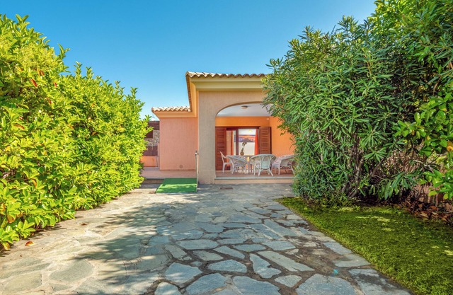 Holiday Home 'Villetta Bifamiliare 2' with Wi-Fi, A/C, Terrace & Garden
