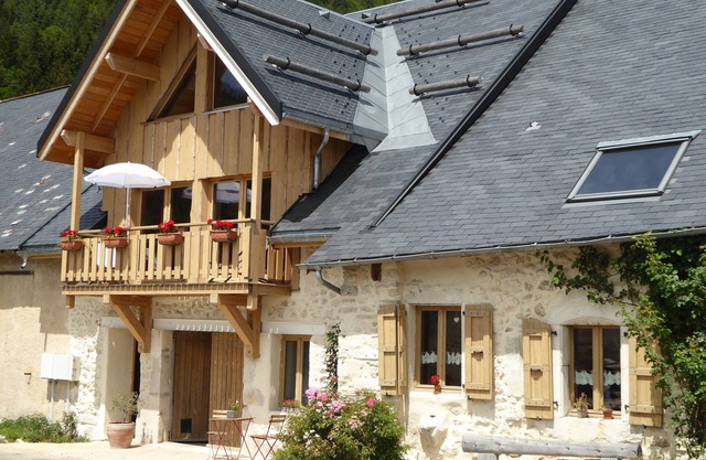 Holiday home with mountain views