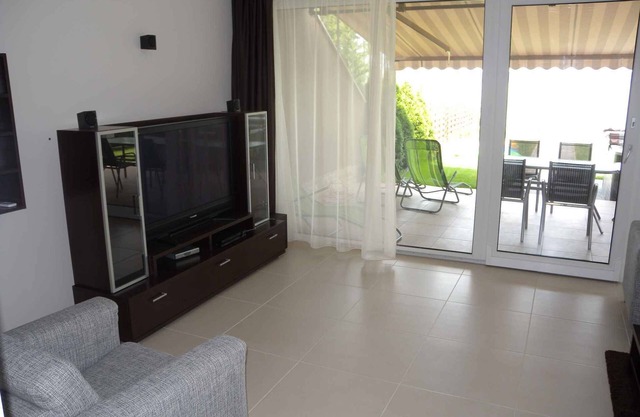 Holiday home with private boat dock, air conditioning and hot tub