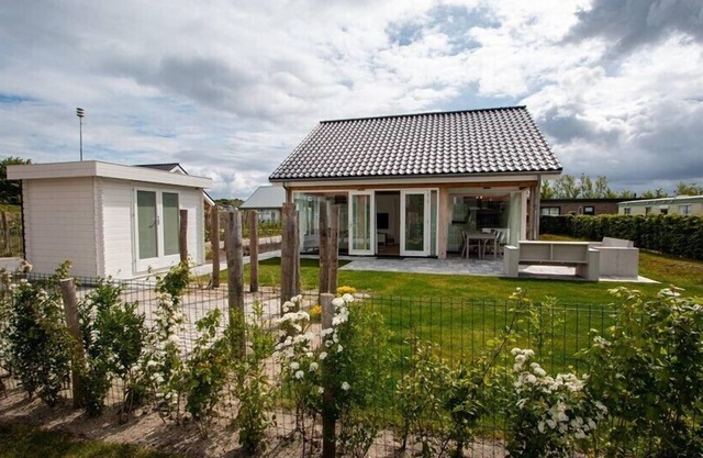 Holiday home Zonnedorp 28