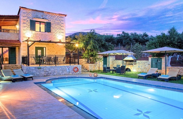 Holiday Yeoryioupolis Kriti Persons Bedrooms 
