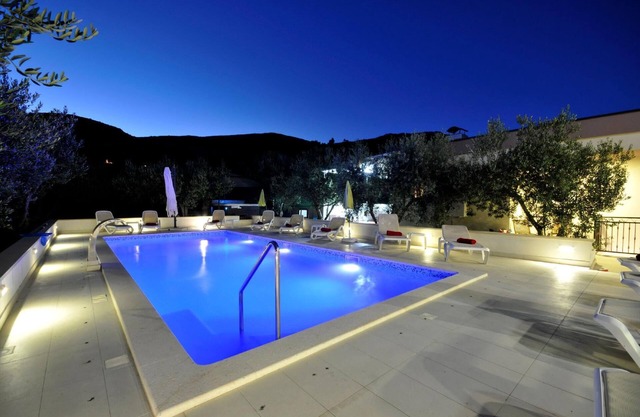 Holiday house Kaštel Štafilić for 1 - 14 persons with 7 bedrooms - Holiday house