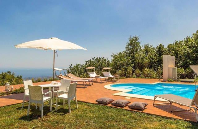 Holiday house Mascali for 1 - 6 persons with 3 bedrooms - Holiday home