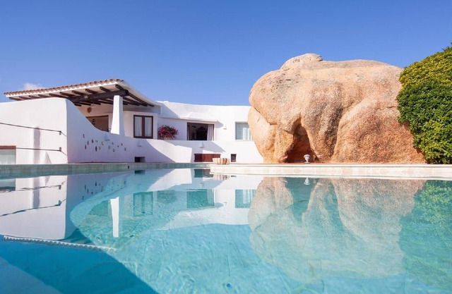 Holiday Palau Persons Bedrooms 