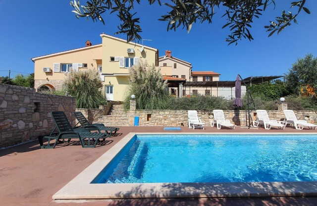 Holiday house Pavicini for 1 - 8 persons with 4 bedrooms - Holiday home