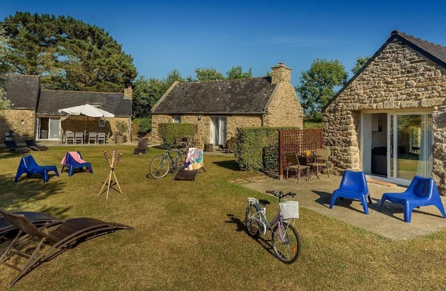 Holiday house Plouguin for 1 - 12 persons with 5 bedrooms - Holiday house