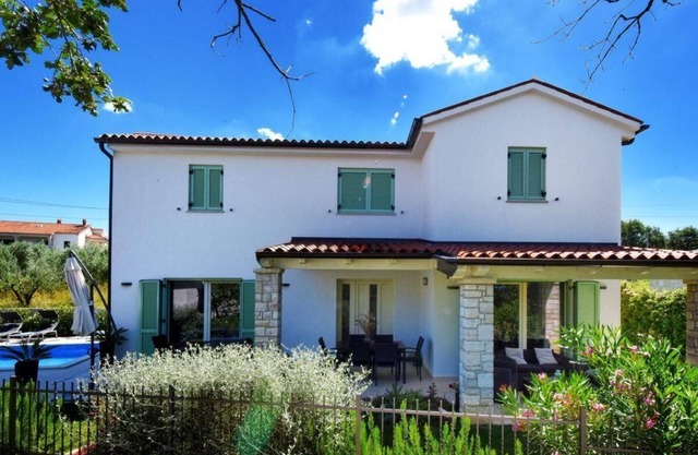 Holiday house Sveti Lovrec for 1 - 6 persons with 3 bedrooms - Holiday home