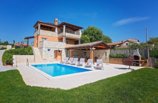Holiday house with pool 3 bedrooms and panoramic view
