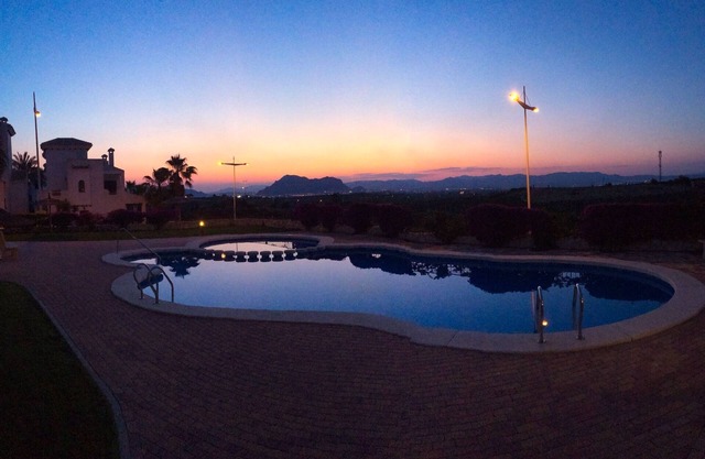Holiday house with private swimming pool and gated community Alicante / south