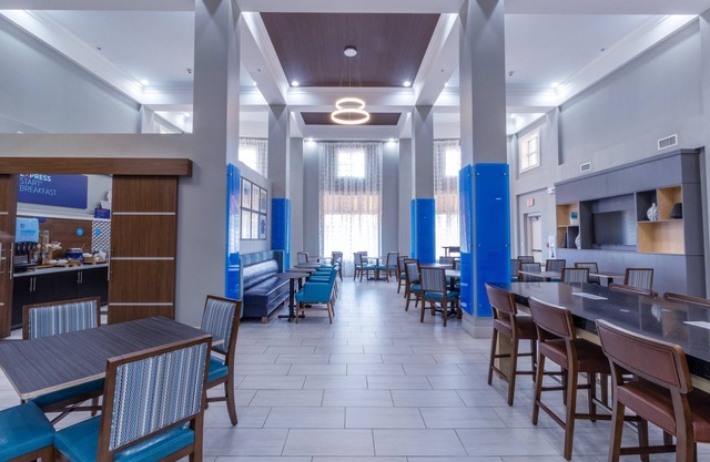 Holiday Inn Express Hotel & Suites Crestview by IHG