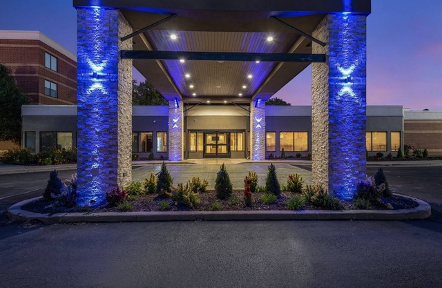 Holiday Inn Express Naperville by IHG