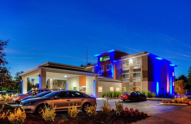 Holiday Inn Express Newberg - Wine Country