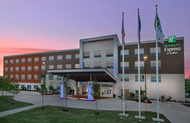 Holiday Inn Express & Suites - Bryan, an IHG Hotel