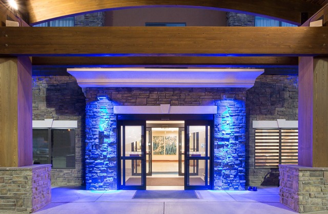 Holiday Inn Express & Suites Glendive by IHG