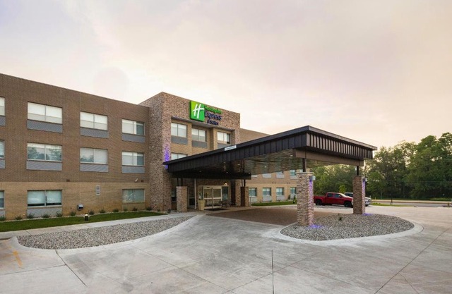 Holiday Inn Express & Suites - Portage by IHG