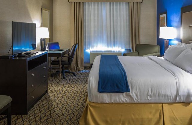 Holiday Inn Express Thunder Bay
