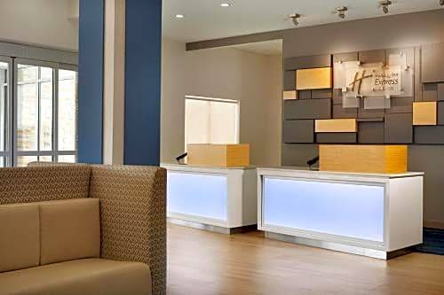 Holiday Inn Express & Suites - McAllen - Medical Center Area, an IHG Hotel