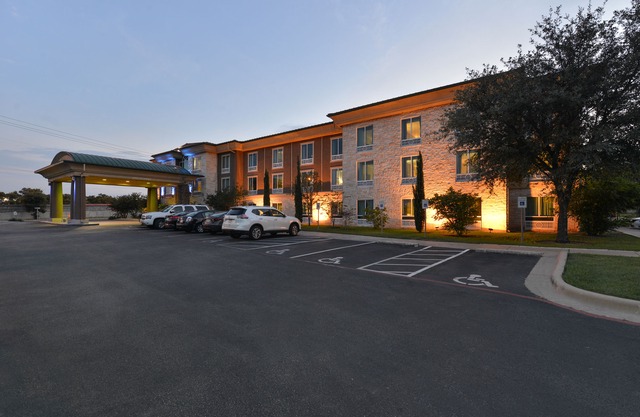 Holiday Inn Express Hotel & Suites Austin SW - Sunset Valley, an Ihg Hotel