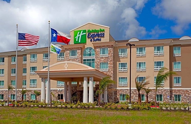 Holiday Inn Express Hotel & Suites - Houston Space Center, an IHG Hotel