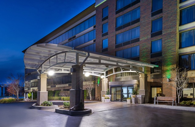 Holiday Inn Hotel & Suites Warren, an Ihg Hotel