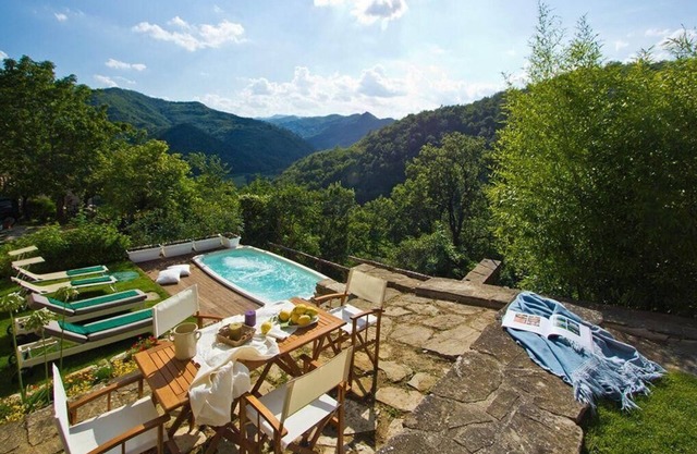 Holiday house Mercatello sul Metauro for 1 - 6 persons with 4 bedrooms - Holiday home