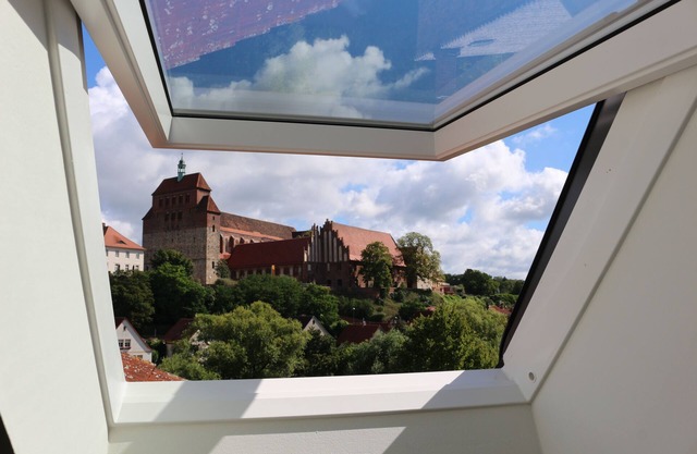 Holiday loft on the water with cathedral view DG