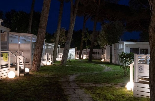 Holiday Park Marina Camping Village Lodge Agclu 