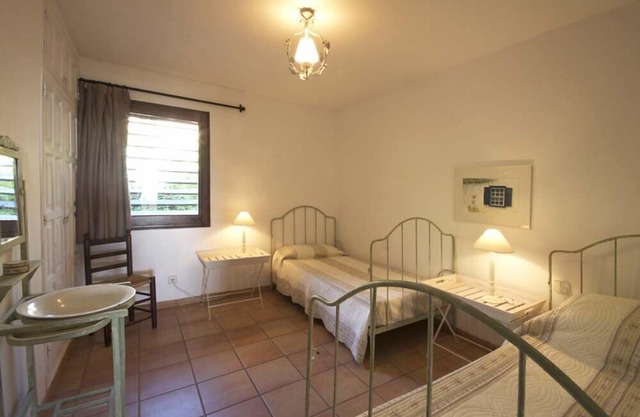 Holiday rental apartment with swimming pool in Begur, Aiguablava