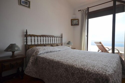Holiday rental apartment with swimming pool in Begur, Sa Tuna