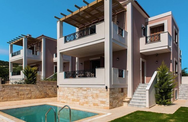 Holiday villa with hot tub