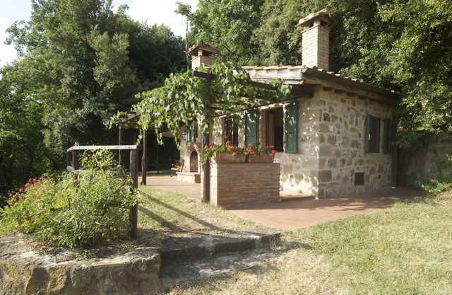 HOLIDAYS IN AN ANCIENT FARM OF TUSCANY - IL BELVEDERE