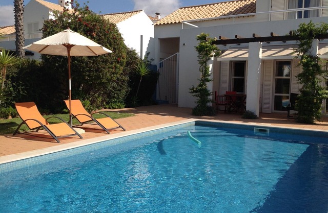 Holliday Villa 2 minutes from Galé beach