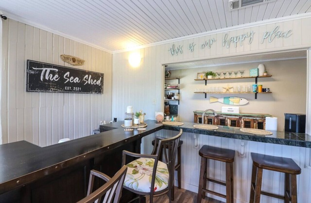 Home Bar, Lounge, and Arcade! Close to the beach and Marina