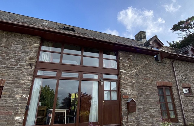 "Home from Home" in the Bannau Brycheiniog with stunning views of the Usk Valley